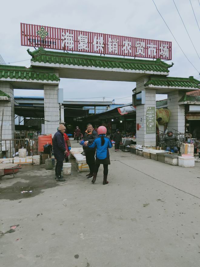 到農貿市場(chǎng)宣傳防凍知識3.jpg